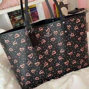 🖤COACH HEARTS TOTE BAG WITH MATCHING WALLET🖤